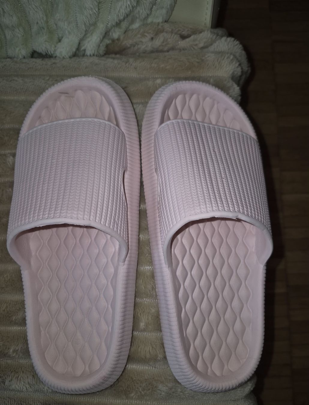 Scarpe da donna: Pantoletten Rosaleicht Grösse 39 ungetragen – Nuovo (secondo la descrizione) da Au ZH venduto da fundgruebli