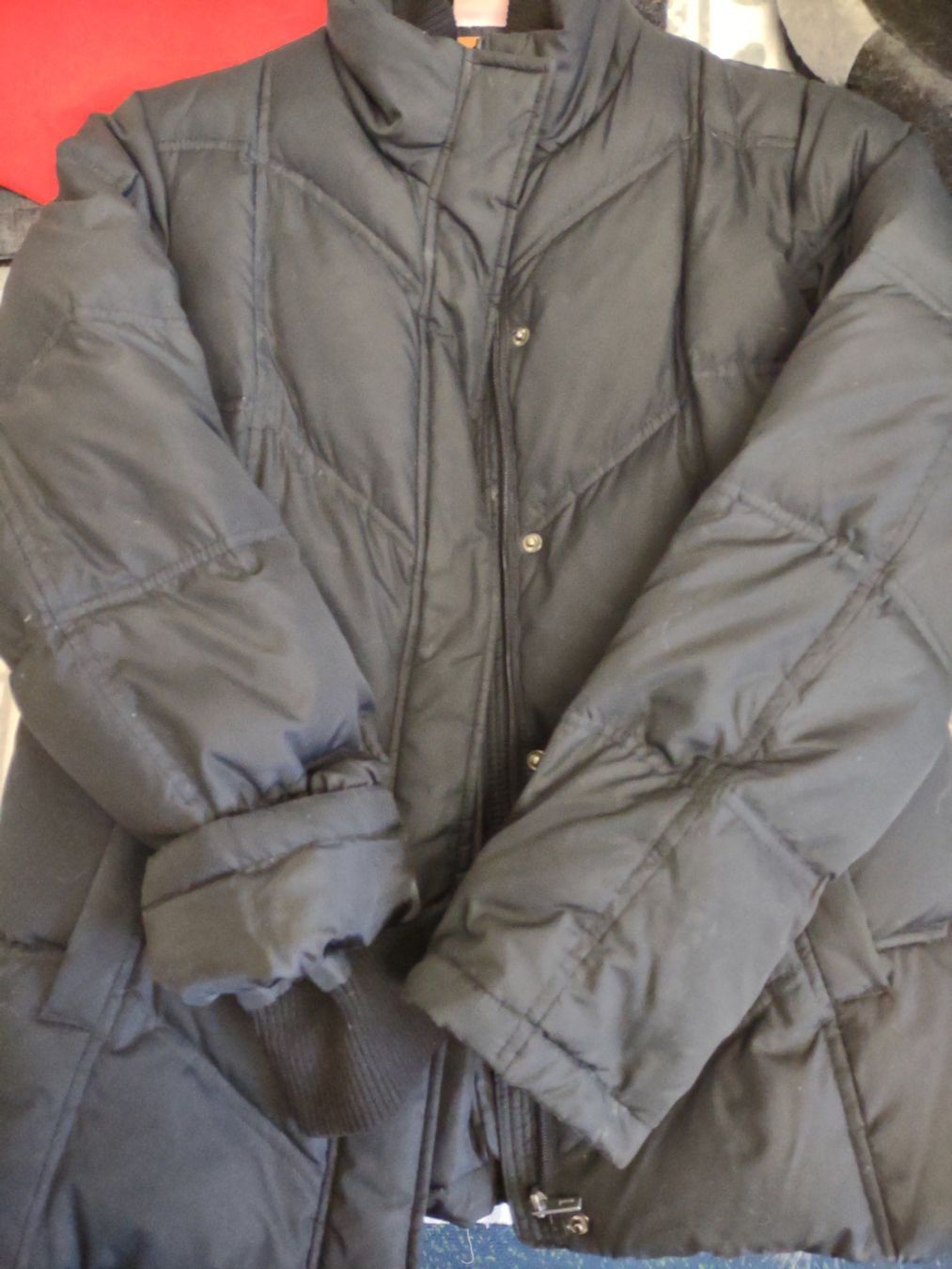 Giacche: Schöne Schwarze Damen Daunen Jacke – Usato da Montlingen venduto da Nikita-Sidney 4