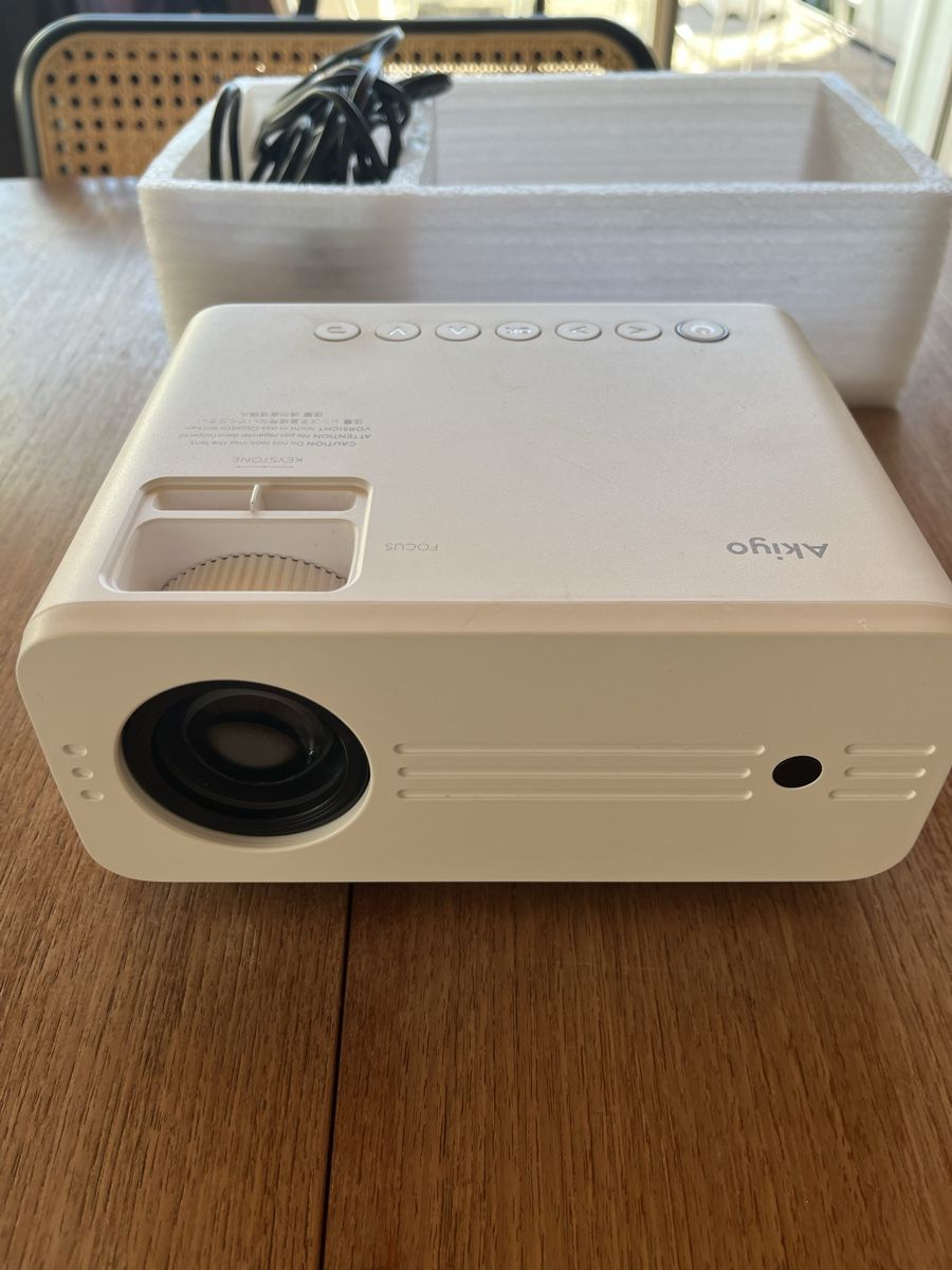 Proiettori: Akiyo Wi-Fi Led Projector / Beamer – Usato da Zürich venduto da jalexandra6