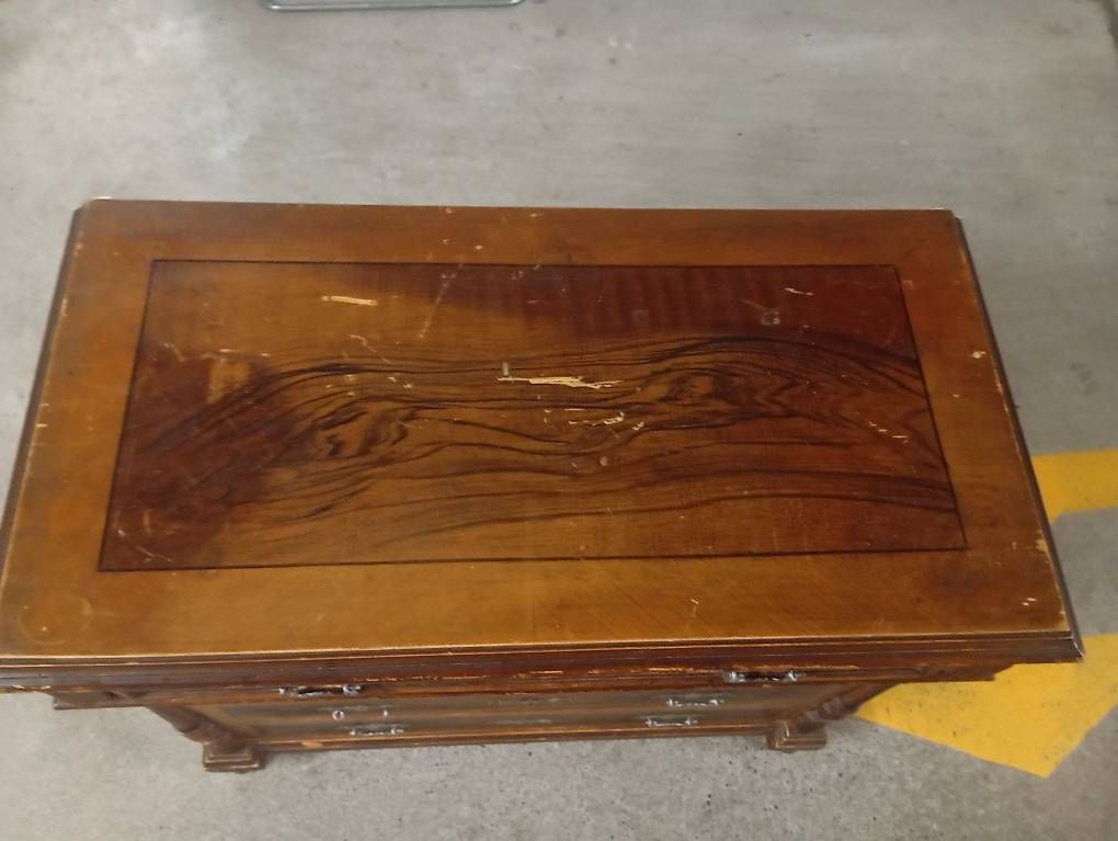 Cassettiere: Holz Kommode mit Schubladen – Usato da Basel venduto da Petergunn 1