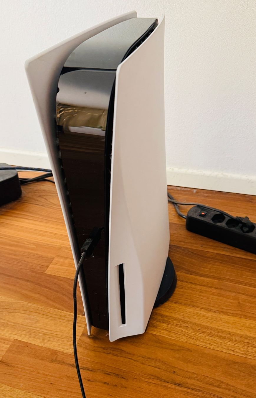 Sony Konsolen: Ps5 (Disc Version) – Gebraucht aus Schaffhausen von and_c9bv 1
