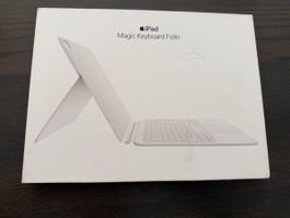 Apple iPad Magic Keyboard Folio White used