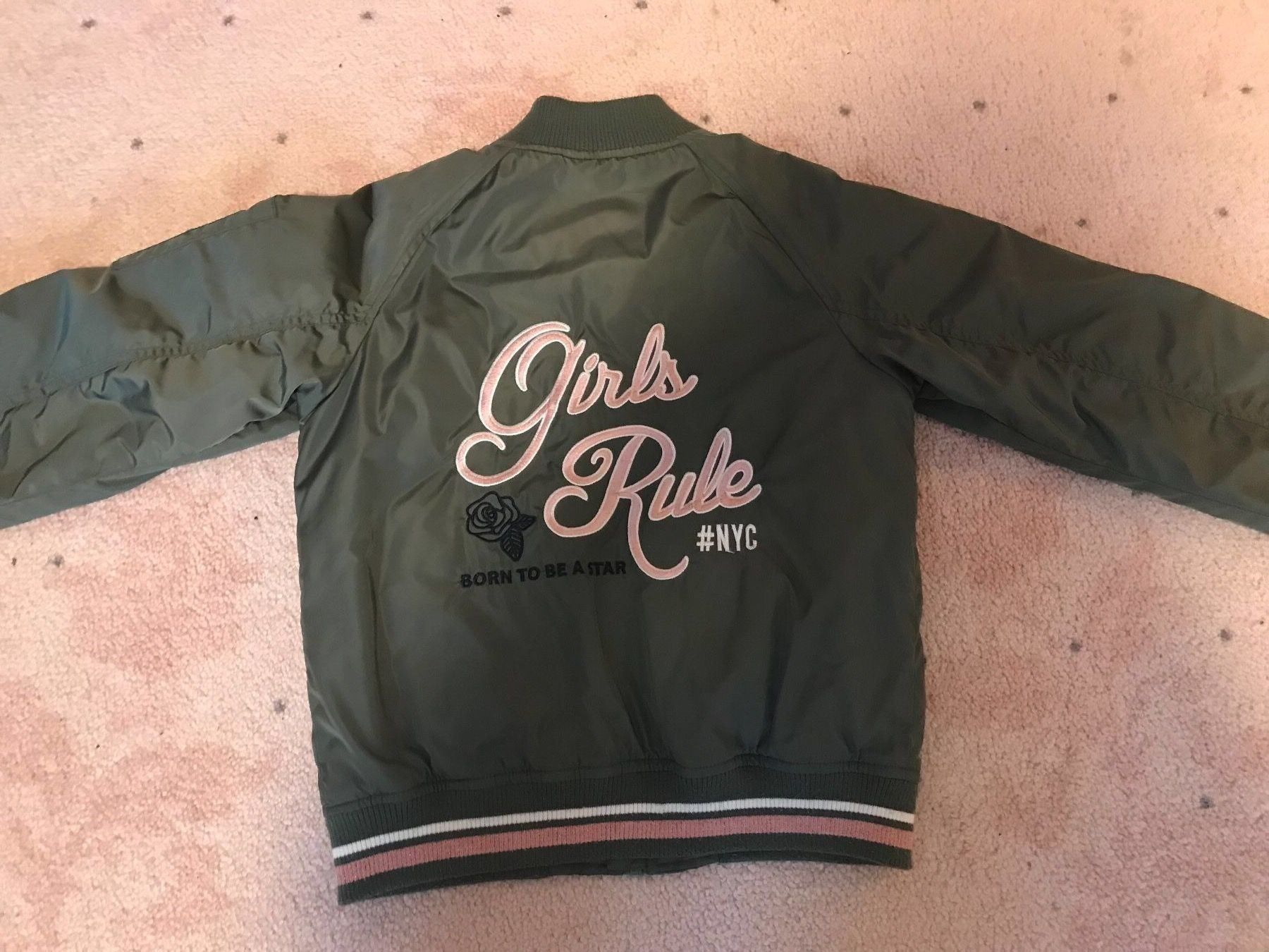 C&A Giacche & Cappotti: Mädchen Bomber Jacke , Gr.146 – Nuovo (secondo la descrizione) da Vezia venduto da luce2011
