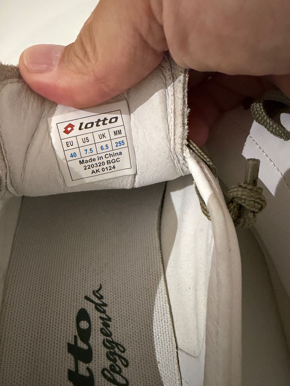 Herrenschuhe: LOTTO Leggend 4ever Nr. 40 – Neu (gemäss Beschreibung) aus Lengnau BE von Ierardo79 4