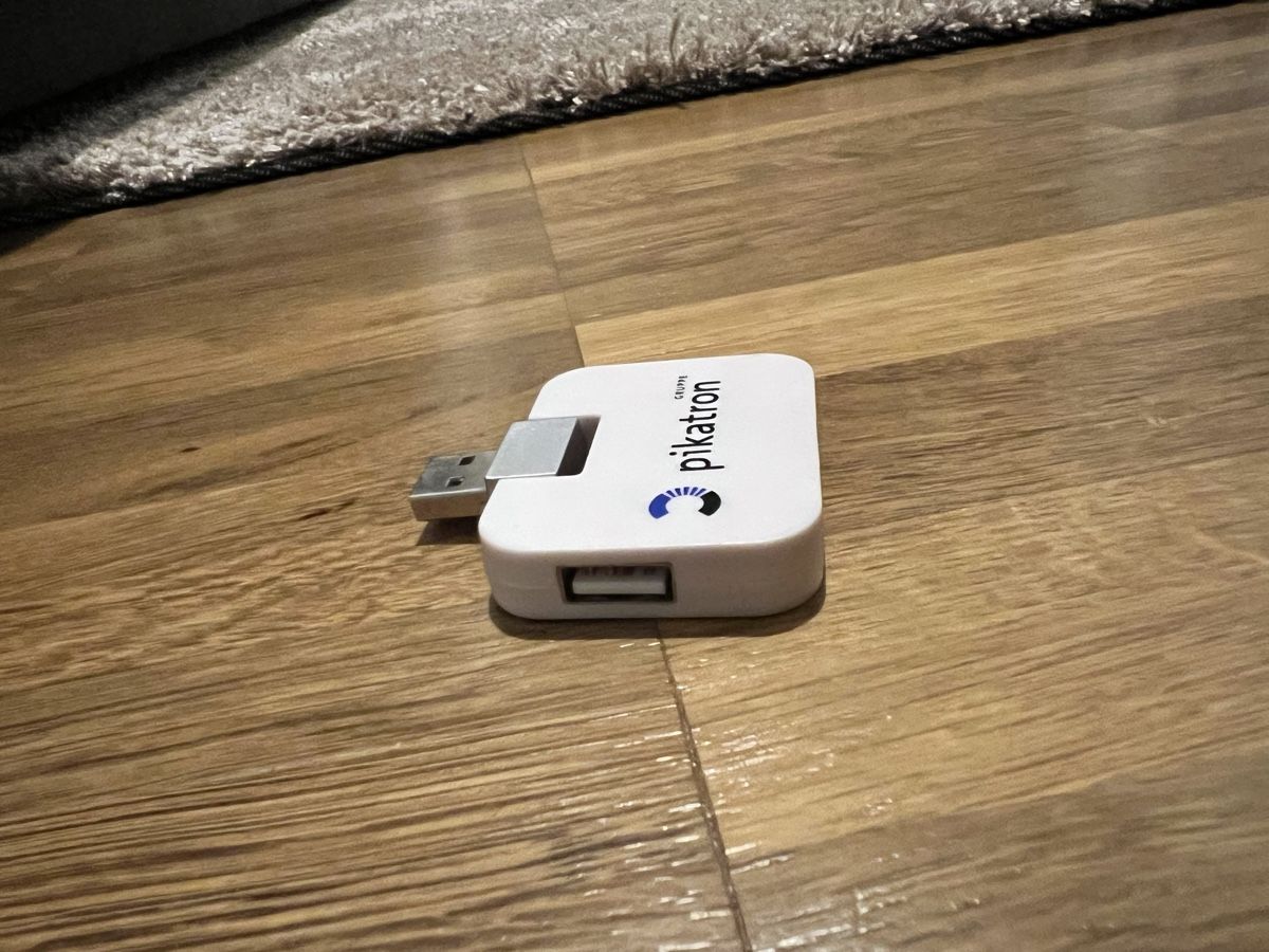 Laufwerke & Adapter: USB Stecker (1 outlet zu 4 outlets) – Gebraucht aus Freidorf TG von sarotiko