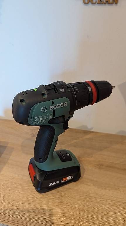 Bosch Bohrmaschinen: Trapano bosch battente a batteria – Gebraucht aus Gravesano von suc_8dhv
