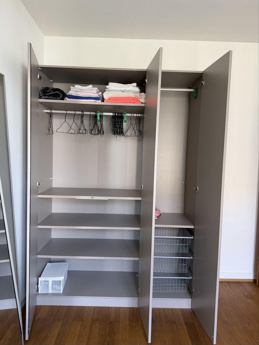 Schränke: Micasa Kleiderschrank Neuwertig Grau – Neu (gemäss Beschreibung) aus Basel von Lara0104 1