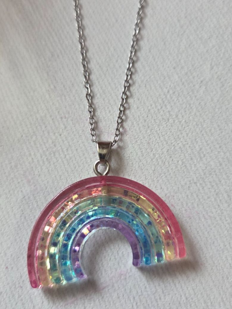 Catenine: Silberfarbige Kette mit Anhänger Regenbogen Glitzer – Nuovo (secondo la descrizione) da Weggis venduto da Leeclipse 1