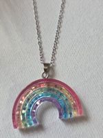 Silberfarbige Kette mit Anhänger Regenbogen Glitzer
