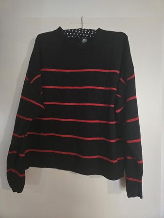 Winter-Pulli von H&M, Grösse M, schwarz-rot gestreift