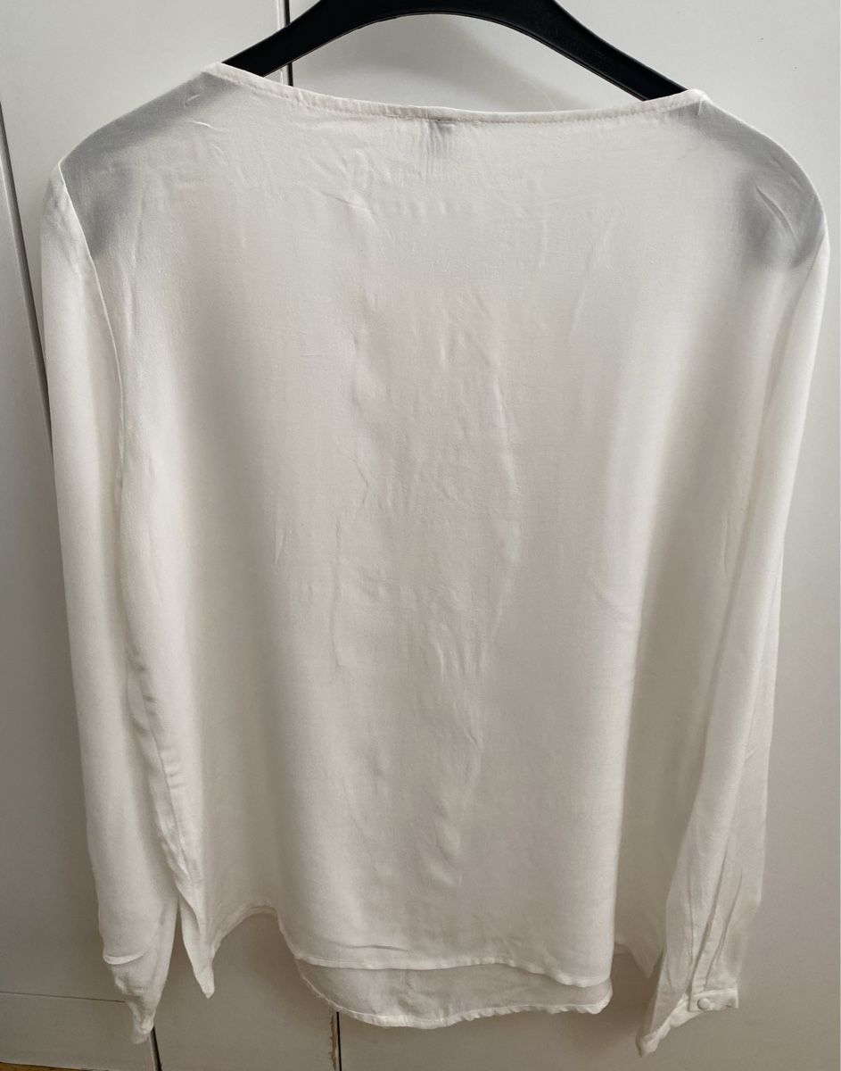 Benetton Blusen: Benetton Bluse 🌸 – Gebraucht aus Opfikon von Luis144 2