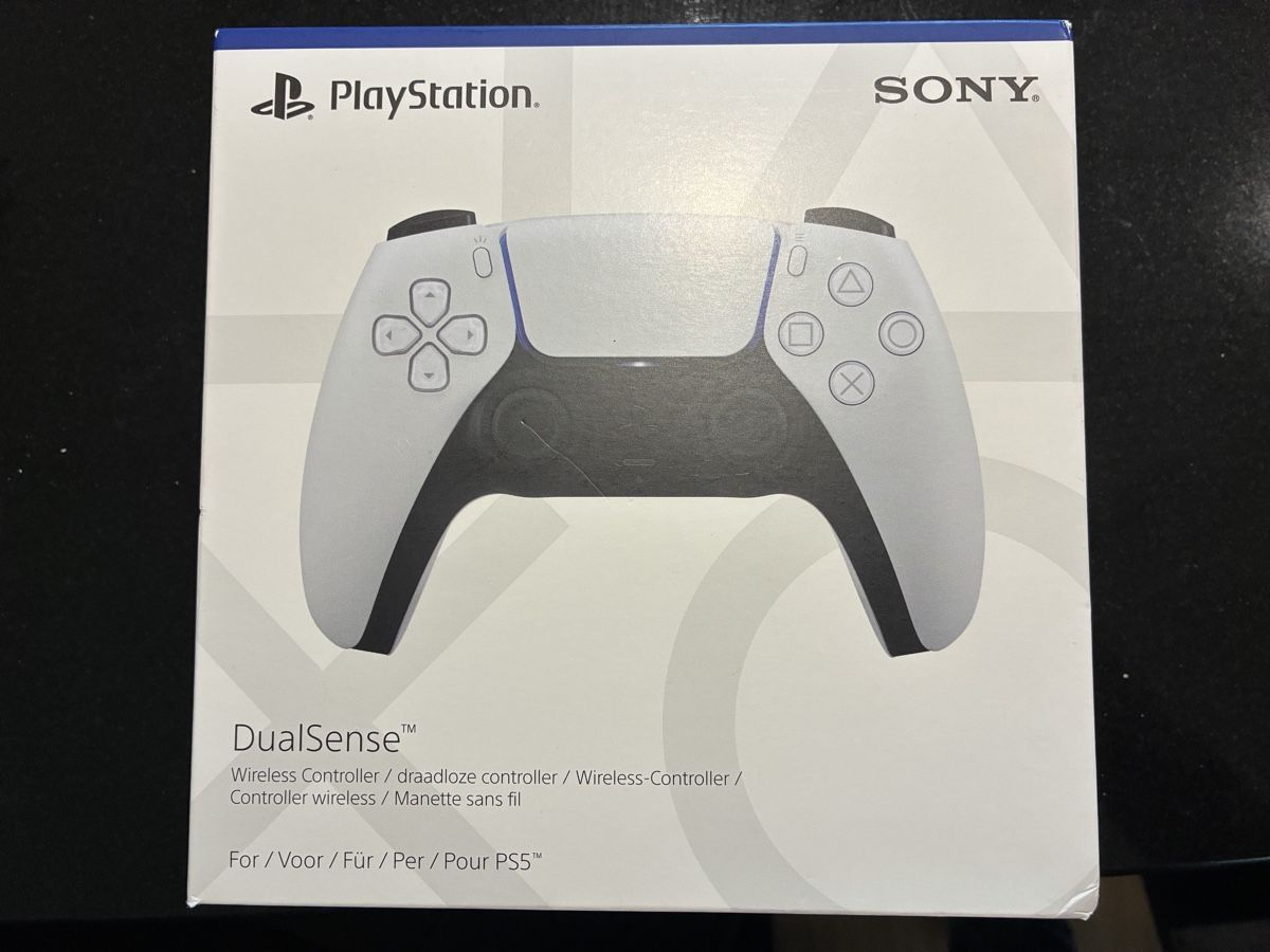 Sony Controller: SONY PlayStation DualSense Wireless-Controller Weiss/Schwarz – Nuovo e nell'imballaggio originale da Schafisheim venduto da HiVito