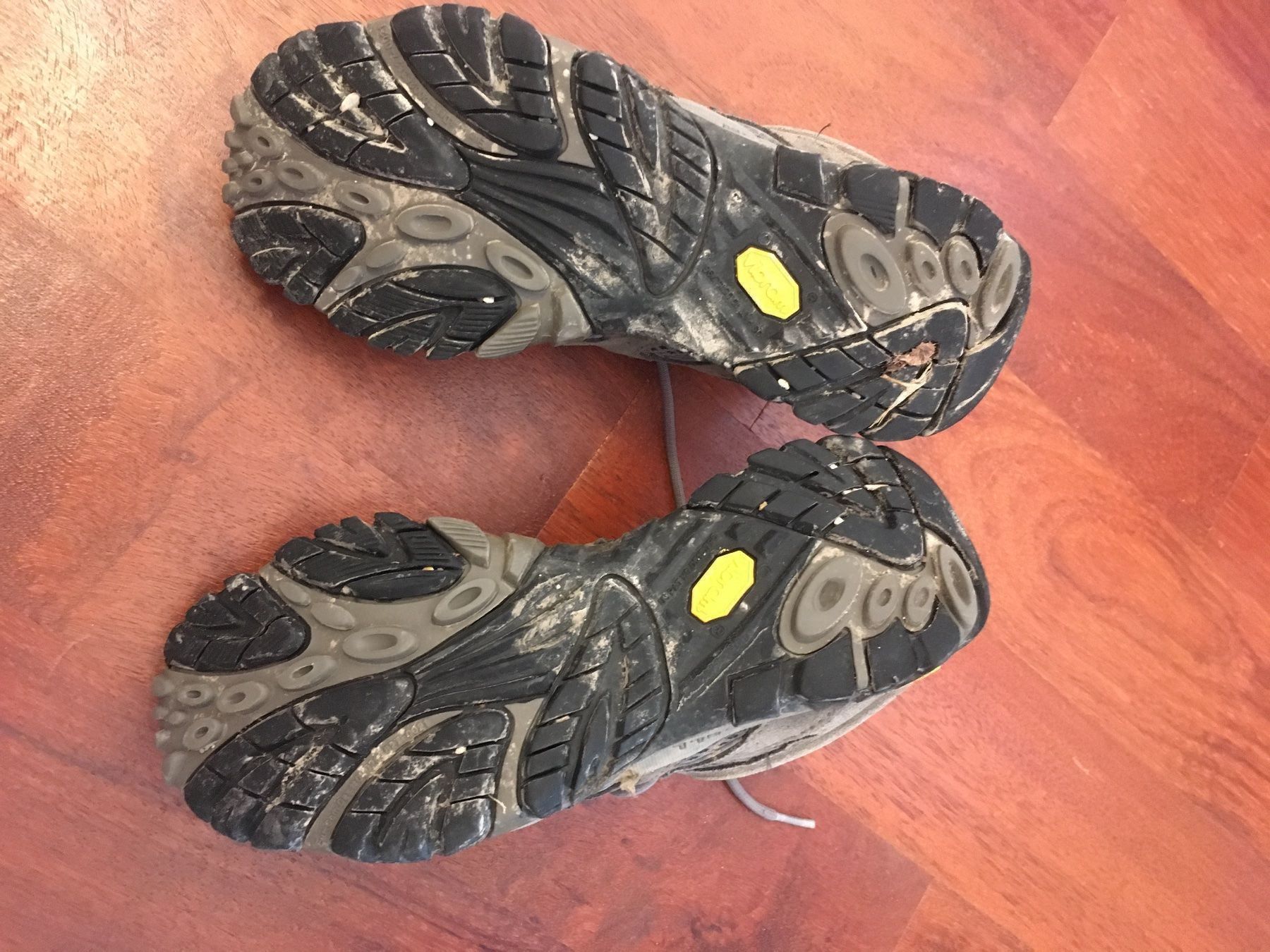 Scarpe da donna: Caussures de marches basses, taille 40.5 – Usato da Versoix venduto da coul-raoul 1