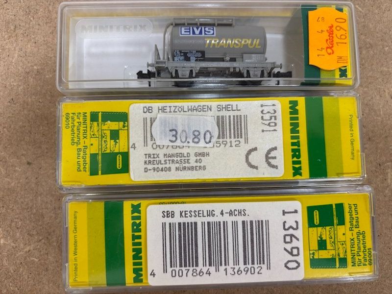 Trix Modellini di ferrovie: 3er Set Trix N Kesselwagen Shell, EVS Transpul SBB – Usato da Büsserach venduto da ModellbahnDepot 5