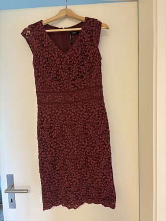 Schönes Kleid von s. Oliver Black Label