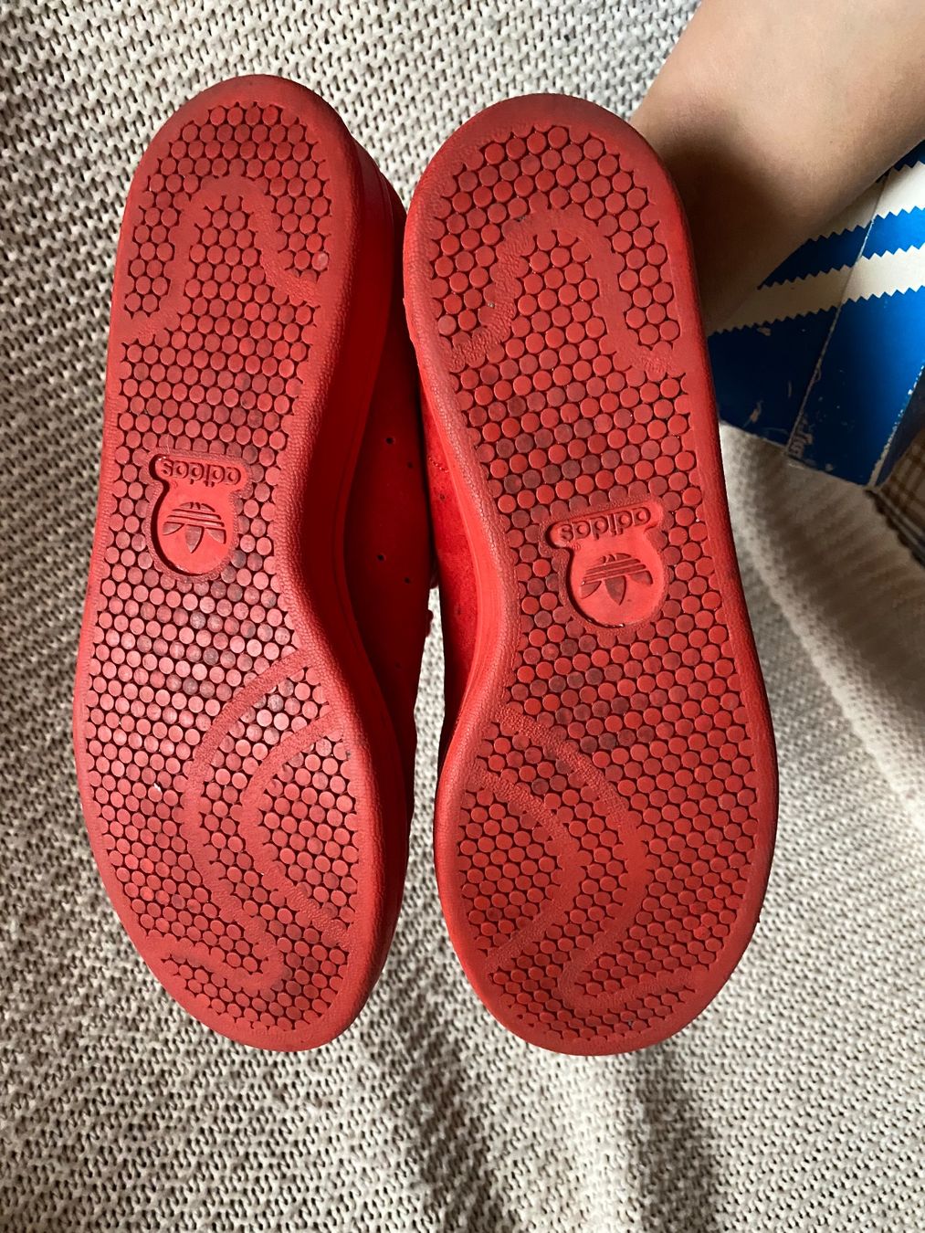 Adidas Scarpe da uomo: Adidas Stan Smith cuir rouge 41 – Usato da Geneve venduto da Monthoux13 4