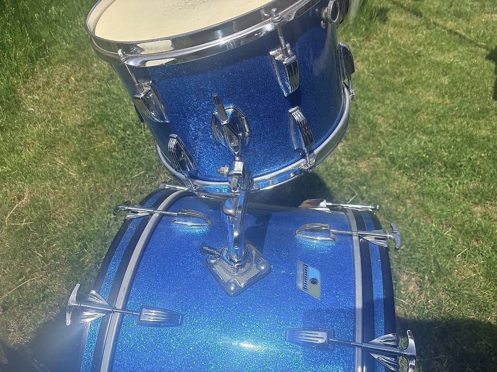 Ludwig Strumenti musicali: Ludwig Classic Maple Shell Vintage Blue sparkle Kit – Usato da Eich venduto da Vauclair 2