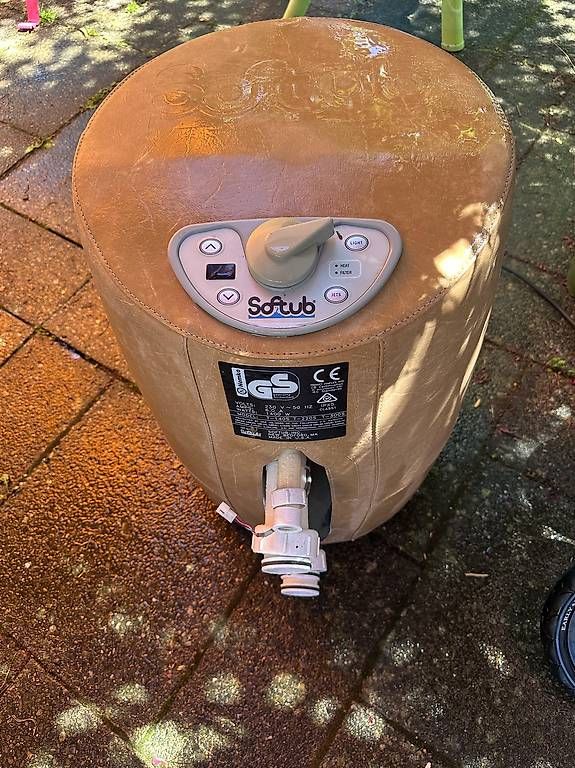 Softub Whirlpool: Whirpool – Gebraucht aus Birrhard von Stardream 3