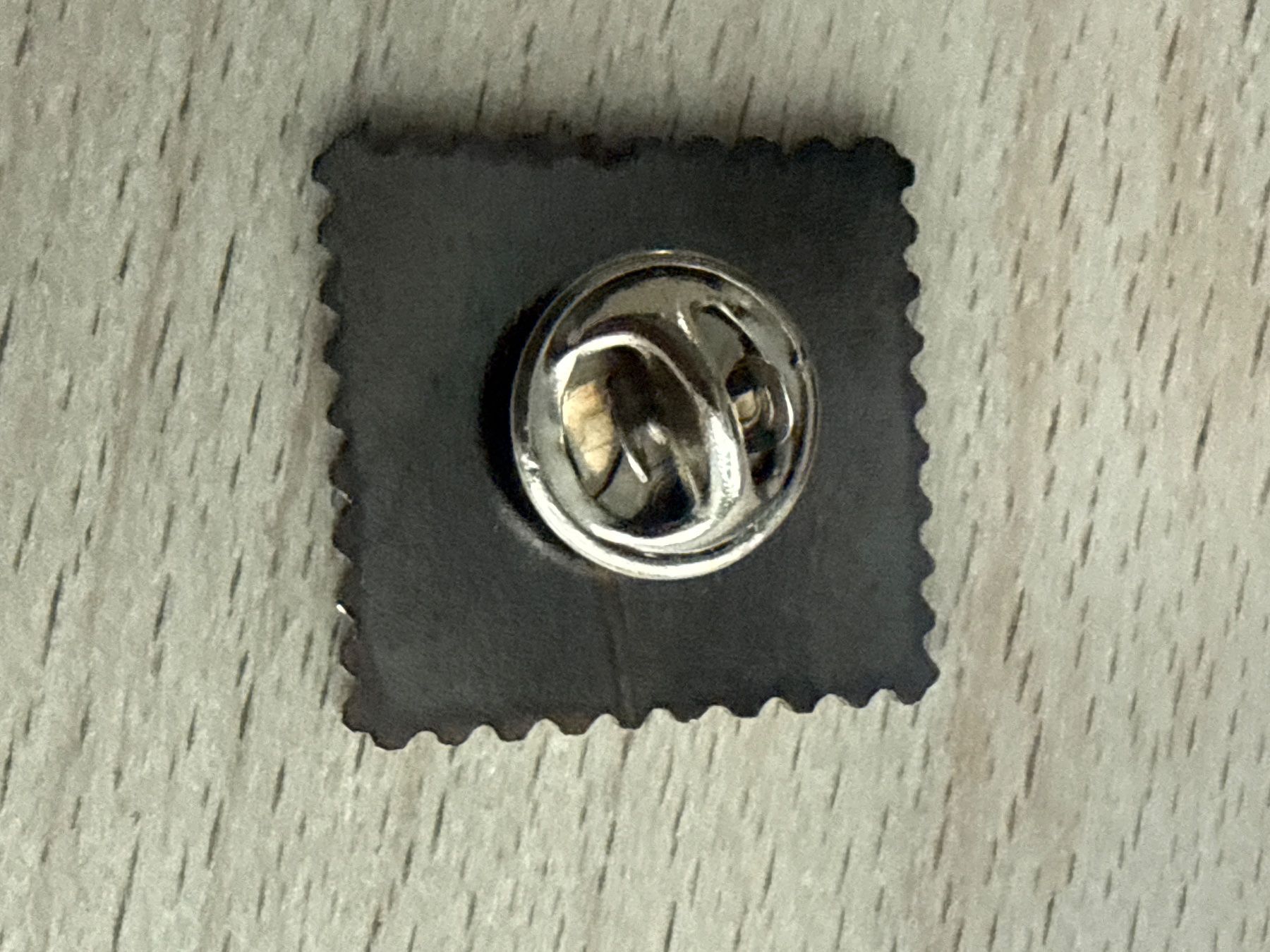 Placchette & Badge: Pin Schreib mir – Usato da Glattbrugg venduto da Schweigmatt 1