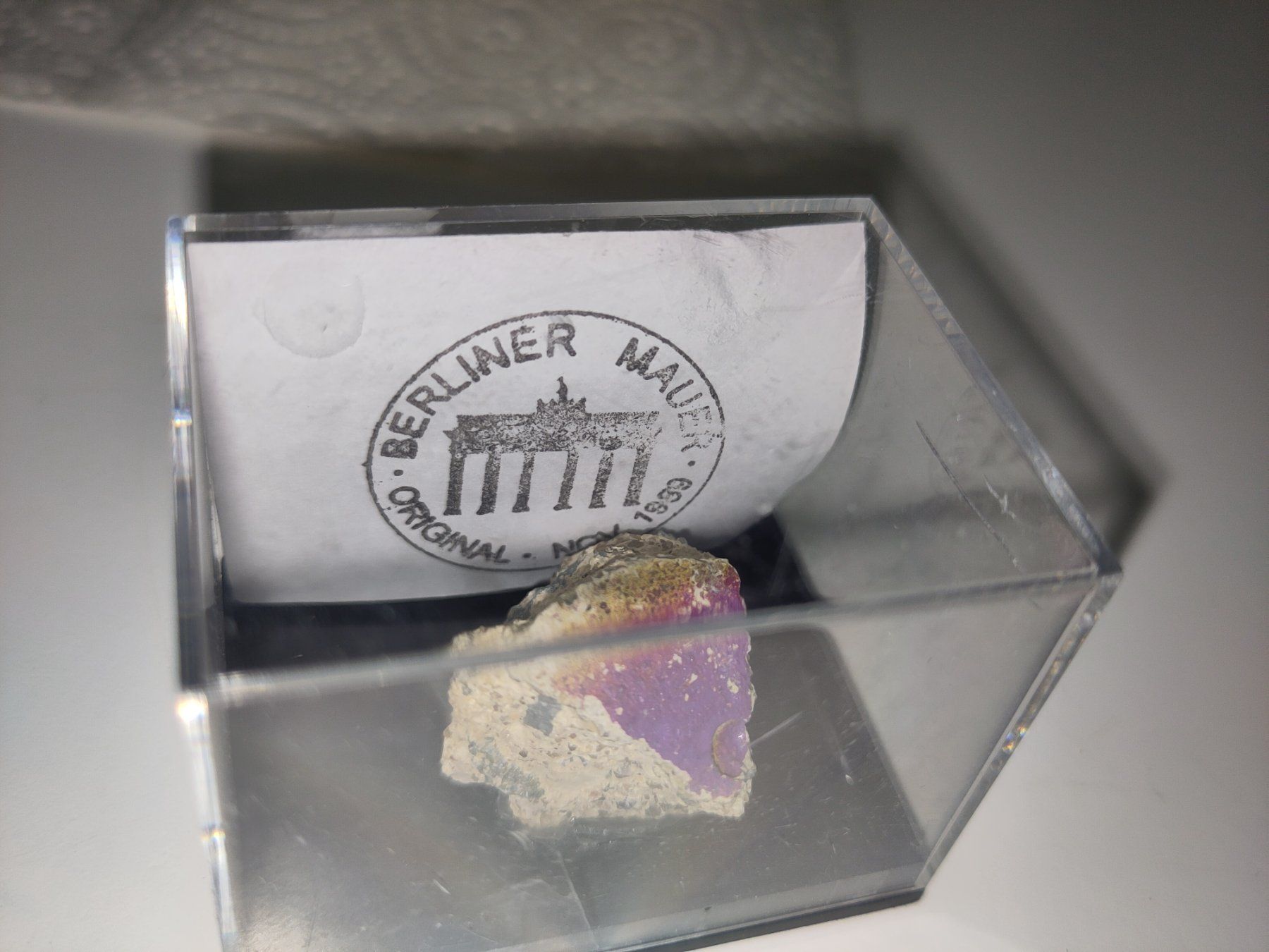 Minerali & Pietre curative: Berliner Mauer 1989 Mauerstück – Usato da Studen SZ venduto da cith