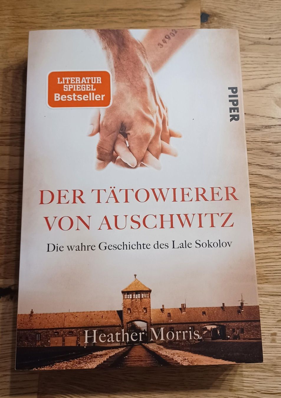 Libri: Der Tätowierer von Auschwitz - WIE NEU – Nuovo (secondo la descrizione) da Urdorf venduto da Muluk