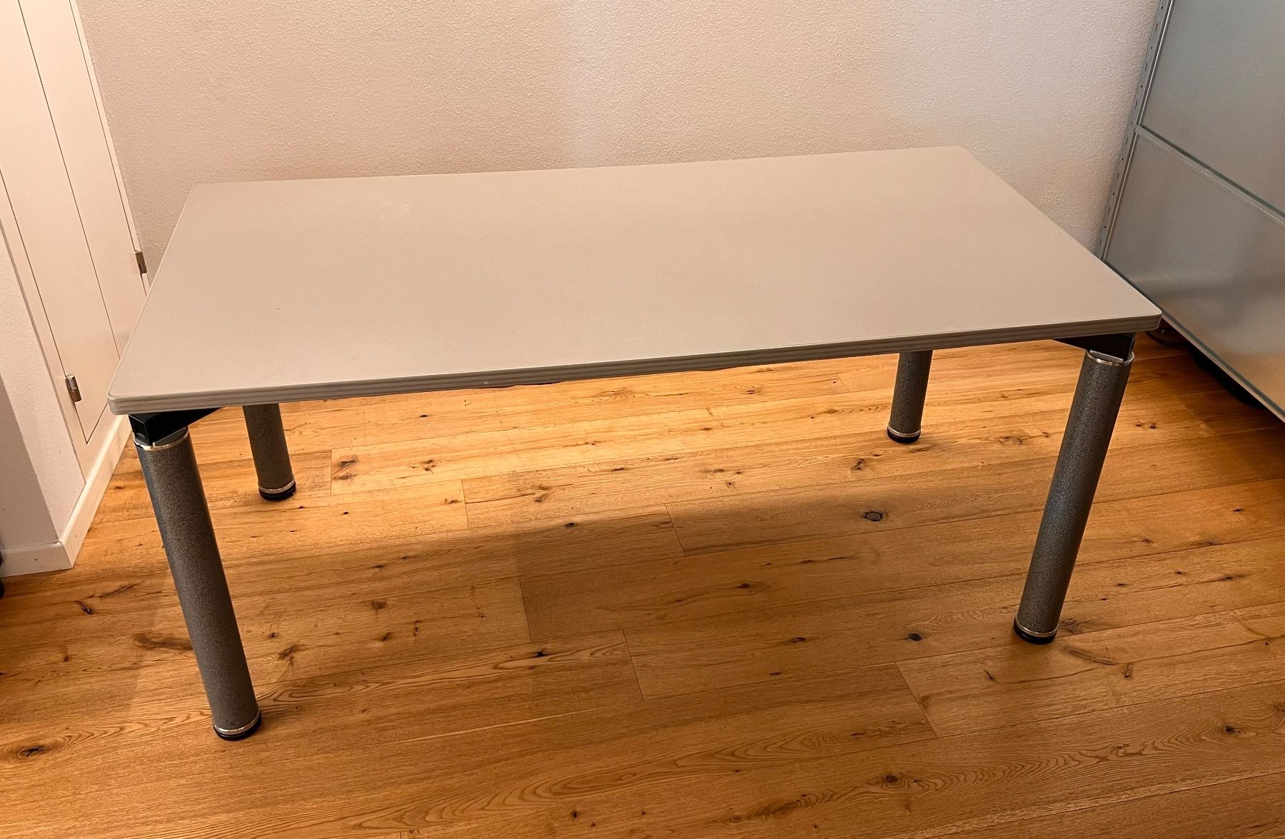 Vitra Schreibtische: Arbeitstisch Vitra Metropol – Gebraucht aus Solothurn von light4dark 1