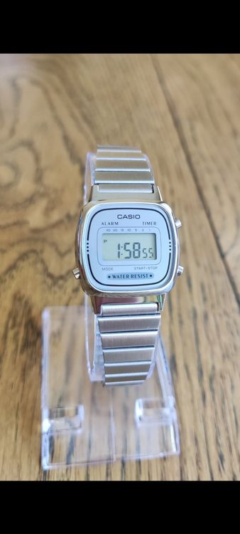 Montre best sale casio la670we