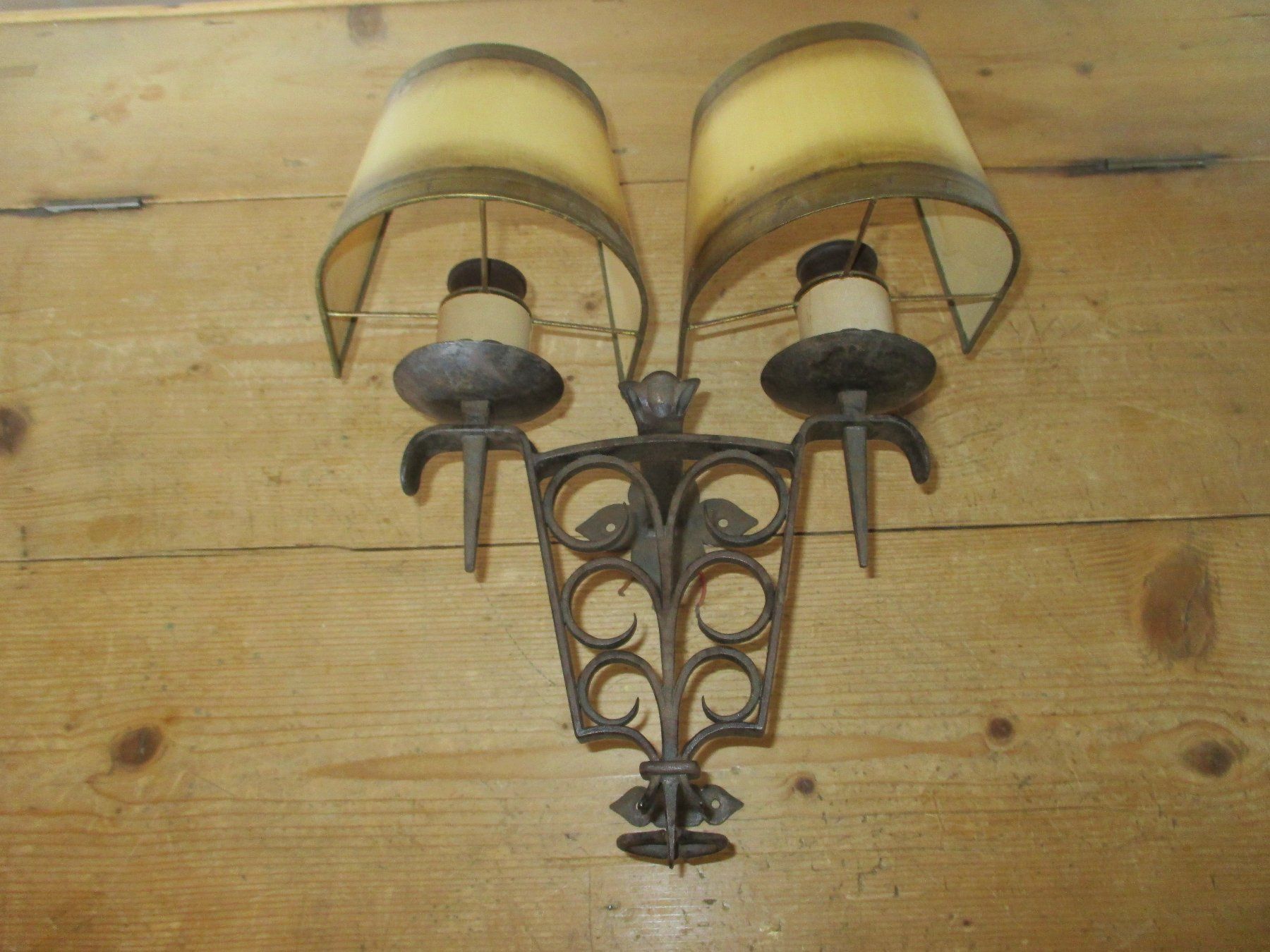 Lampen: Wandlampe Schmiedeisen – Gebraucht aus Flims - Dorf von Stagediver