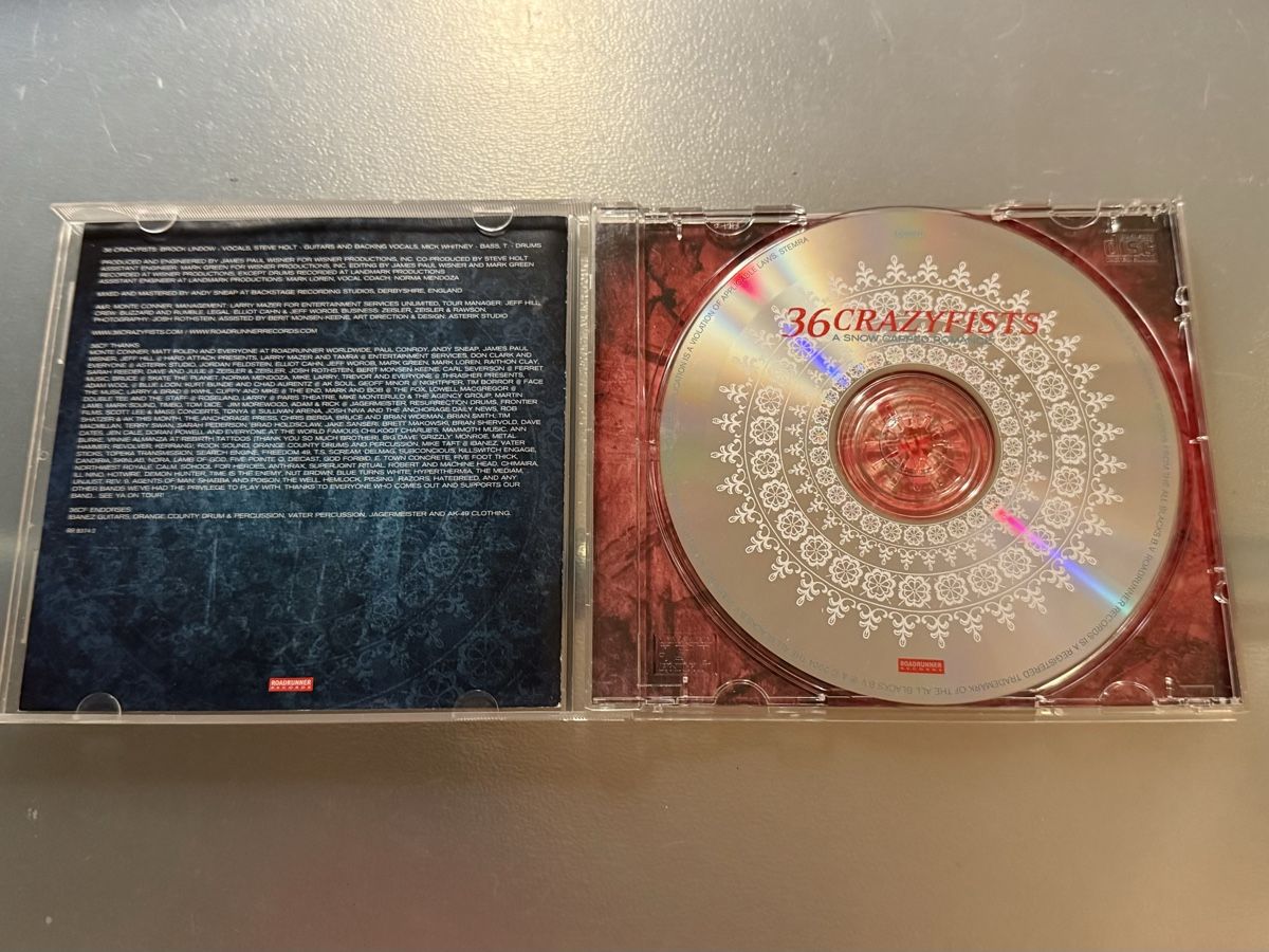 CDs: 36 Crazyfists - A Snow Capped Romance CD – Gebraucht aus Oberried Brienz von Chyara 2