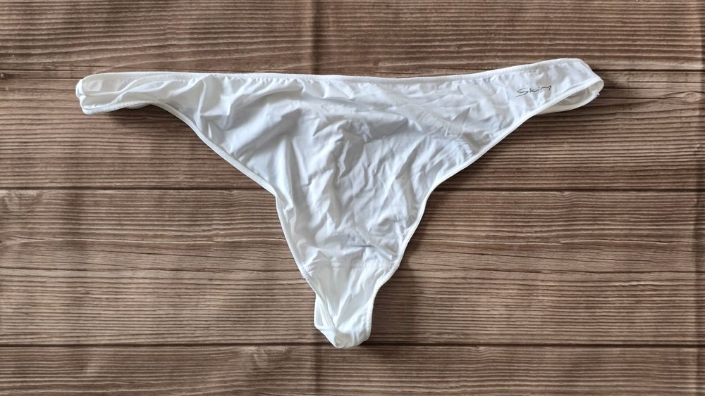 Skiny String - XL / 42 - weiss (Gebraucht) in Thalwil für CHF 1 – mit ...