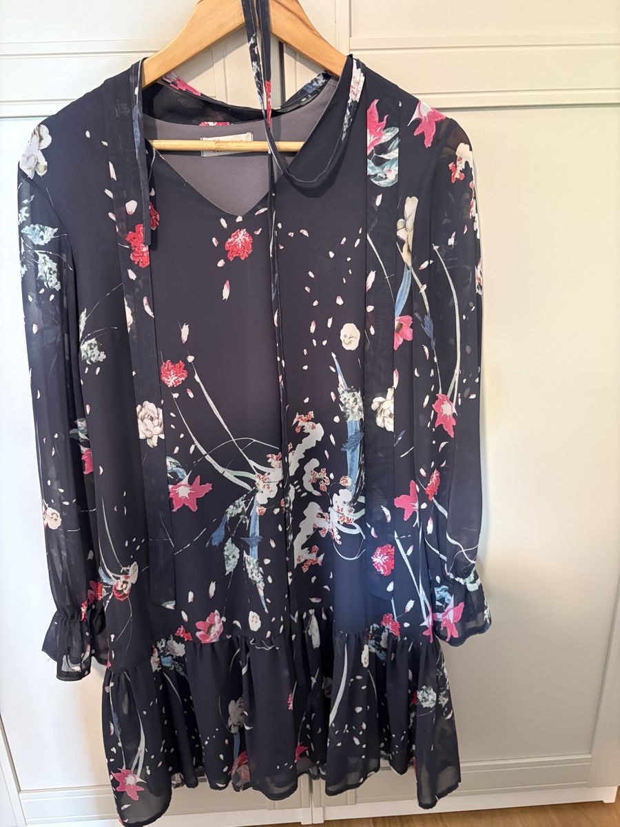 Vestiti: Beautiful dress with flowers – Usato da Rolle venduto da gos_2xy5 2