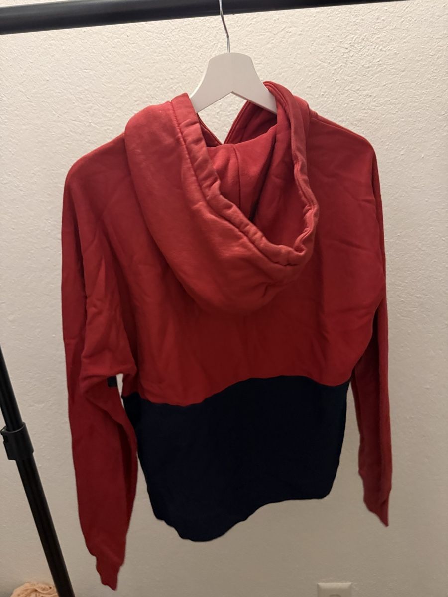 Champion Maglioni & Felpe: Champion Kapuzenpullover rot blau Grösse M  – Usato da Biberist venduto da bierikim 1