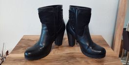 Schwarze Damen Stiefeletten mit Absatz Gr. 40