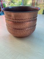 Schöner Vintage Kupfertopf mit flachem Boden