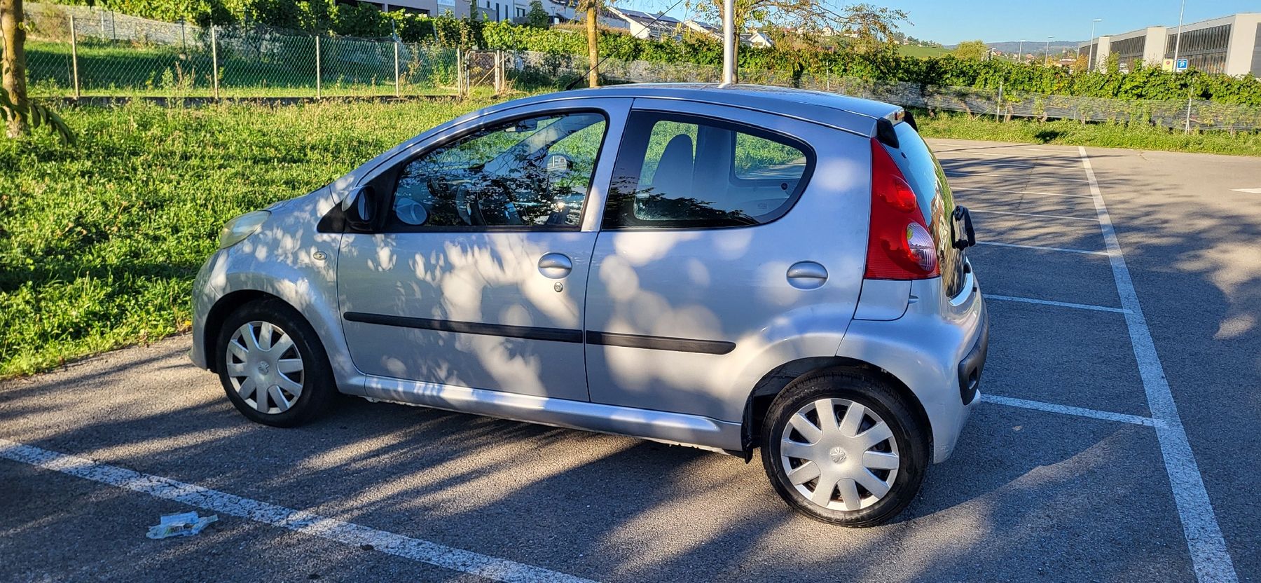 Peugeot Autos: Peugeot 107  – Gebraucht aus Denges von inox--2 3