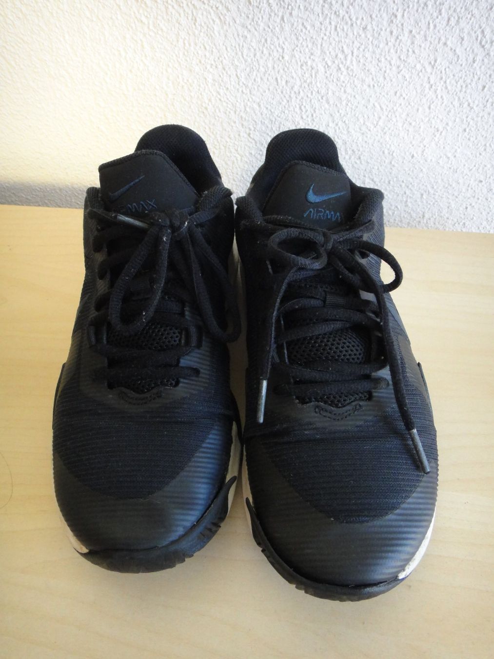 Nike Scarpe per ragazzi: Nike Air Max Sneaker Schuhe Turnschuhe Gr 40 Schwarz – Usato da Winterthur venduto da LemonTree5 2