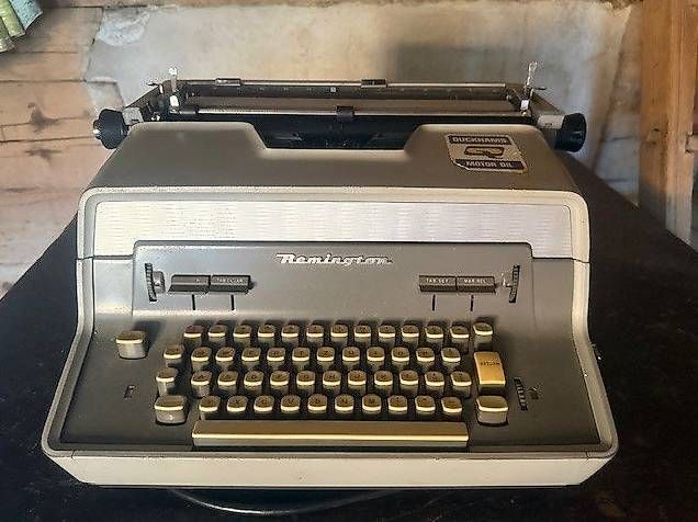 Schreibmaschinen: Schreibmaschine Remington electric – Gebraucht aus Luzern von Lu66