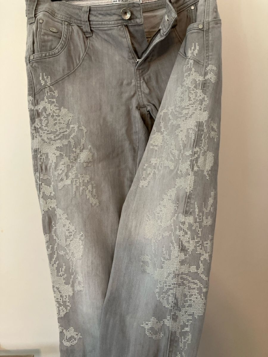 Nile Jeans: bestickte hellgraue nile jeans grösse S – Gebraucht aus riggisberg von yiin 3