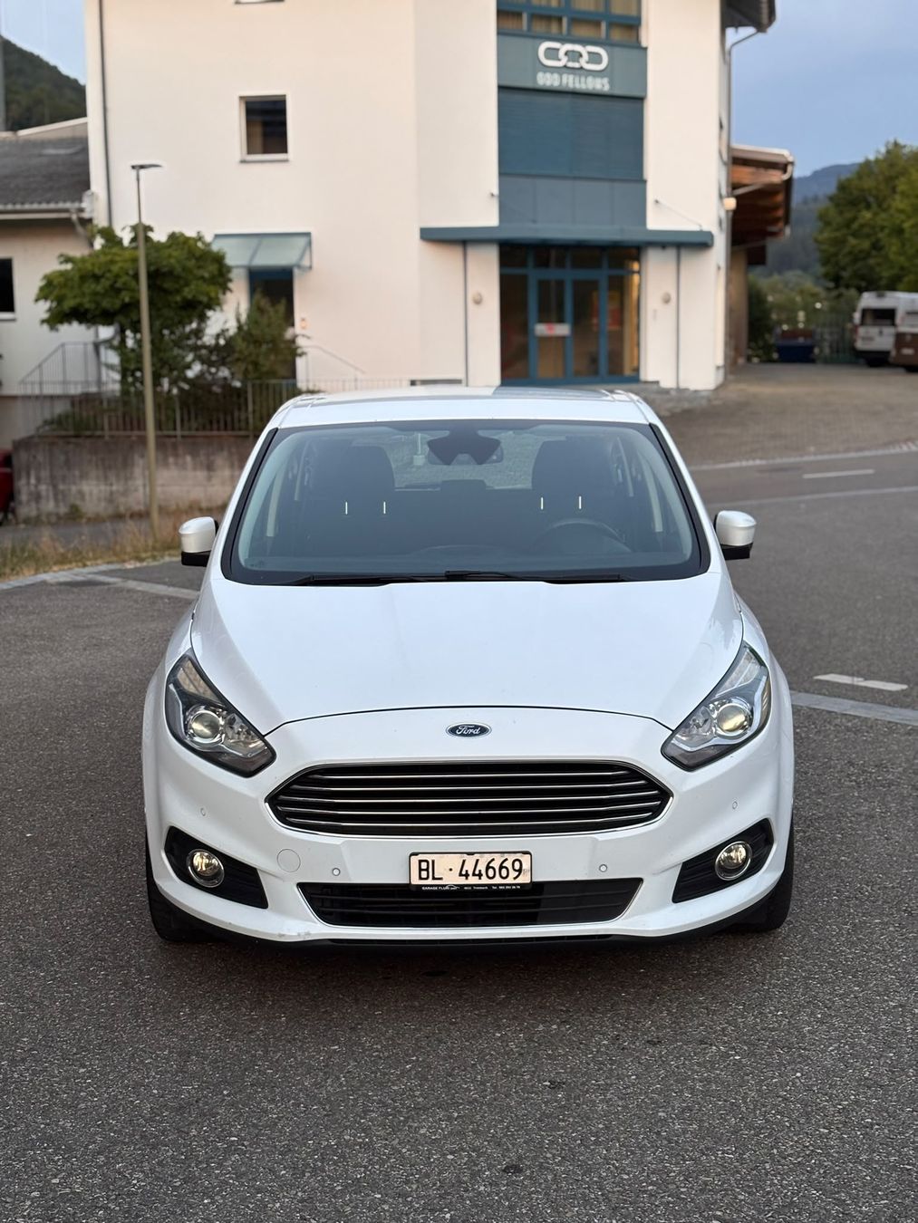 Ford Autos: Ford Smax 2016 Automat Ab Mfk – D'occasion à Liestal par Ferid79 2