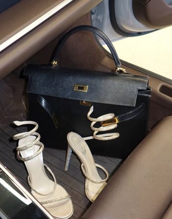 Hermès Kelly 35 / black Ardennes leather