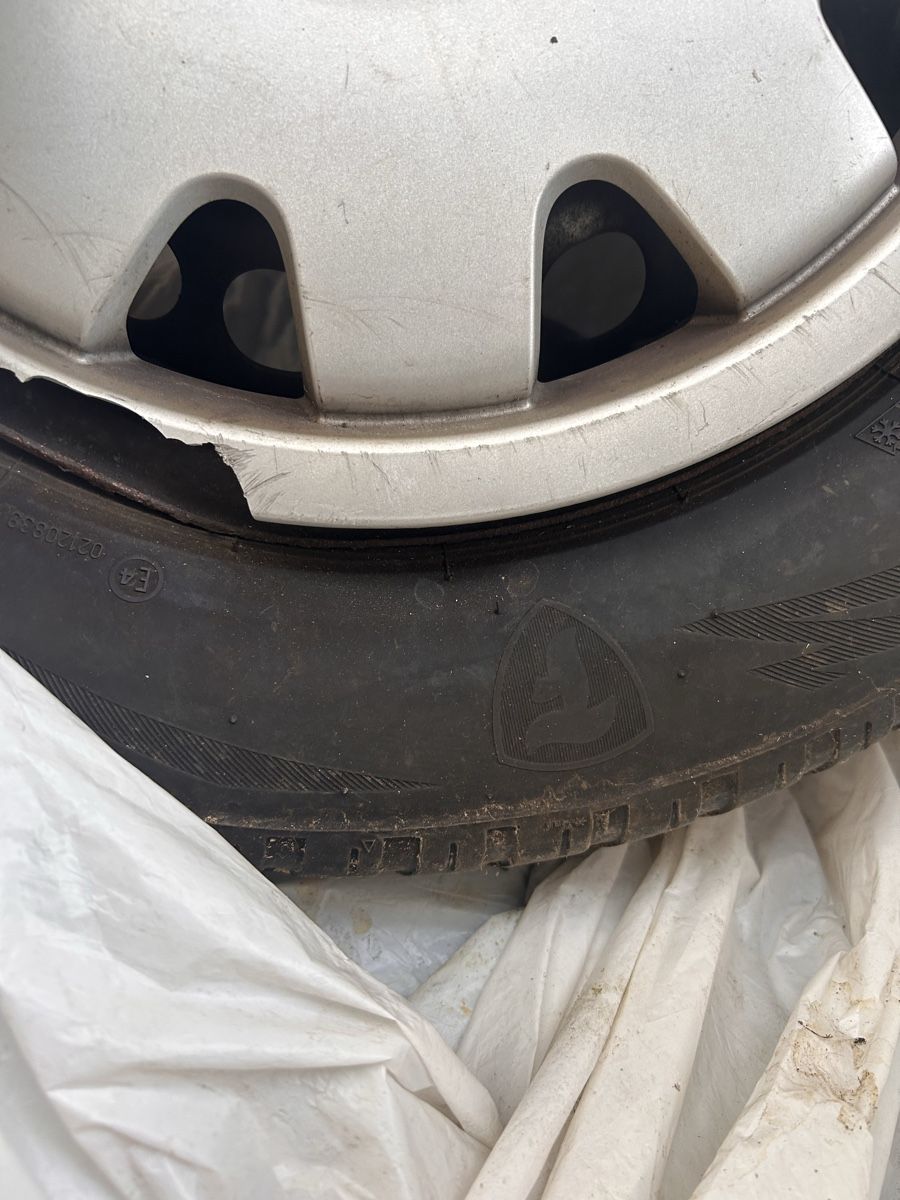 Audi Cerchioni: Audi Stahlfelgen 5x112 15Zoll – Usato da St. Gallen venduto da lor_65bk 5