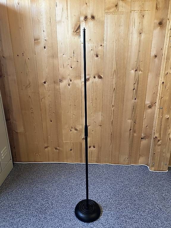 Supporti per strumenti musicali & leggii: Stabiles Mikrofonstativ in Top Zustand. – Usato da allschwil venduto da elmo63 1