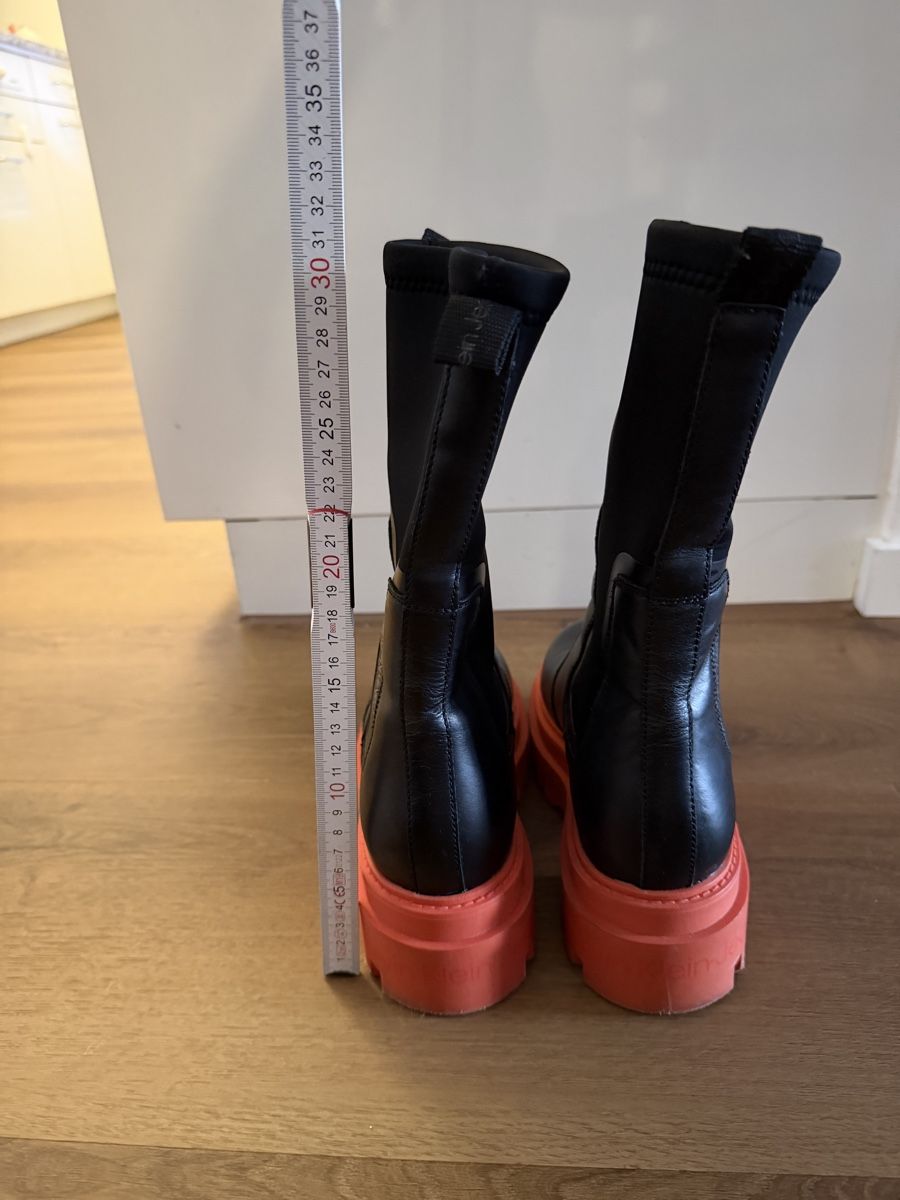 Calvin Klein Scarpe da donna: Calvin Klein Stiefel Schwarz Orange Grösse 36 – Usato da Gockhausen venduto da Lauvja 1