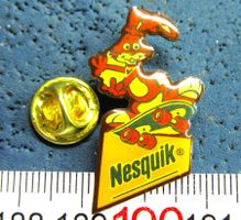 NESQUIK SKATER HASE PIN