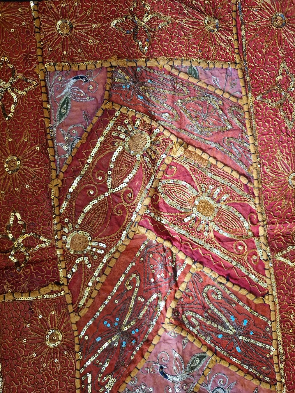 Stoffe: Tischläufer / Indischer Patchwork Handbestickt – Gebraucht aus Küsnacht ZH von 2011_ 9