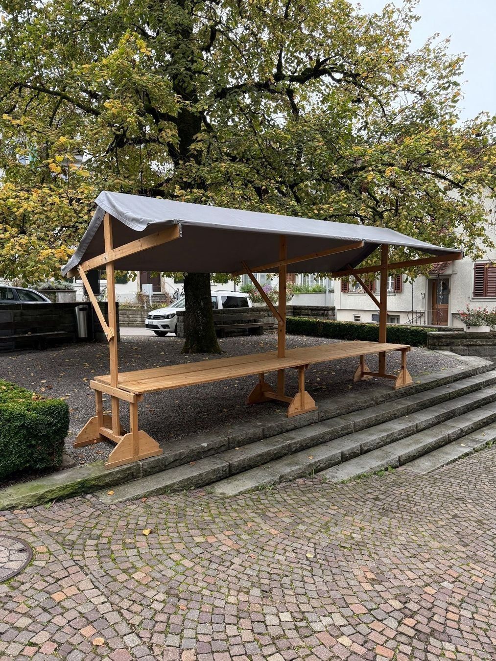 Altro per Eventi aziendali & Feste: Marktstand Weihnachtsmarkt Holzstand – Usato da Schiers venduto da Heluma 1