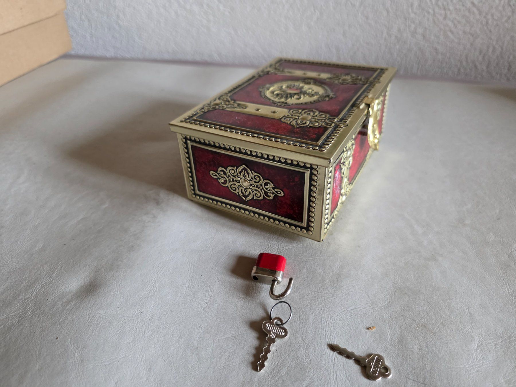 AluBox Barattoli: Vintage Blech Schatulle mit Schloss Chocolat Frey – Usato da Walterswil BE venduto da Lonitti 3