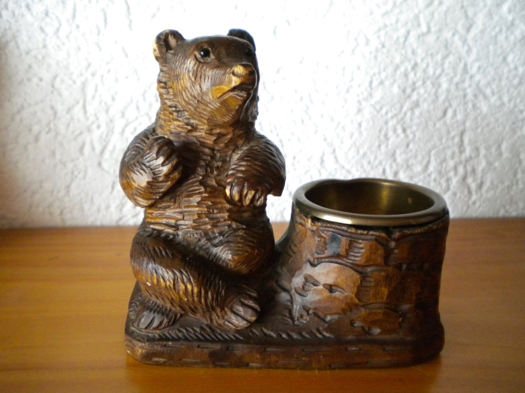 Figuren: Brienzer Bär als Aschenbecher Handgeschnitzt – Gebraucht aus Bad Zurzach von sudussli