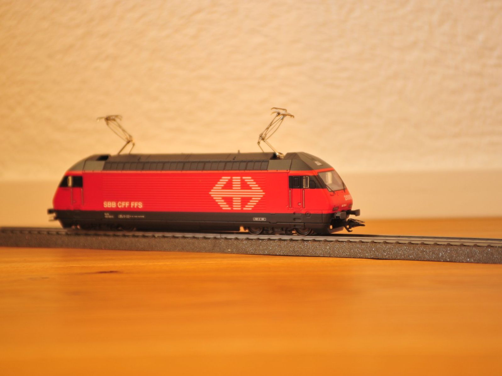 Märklin Modellini di ferrovie: Märklin Set mit SBB Re 460 – Nuovo (secondo la descrizione) da Thun venduto da Wise_Toaster 1