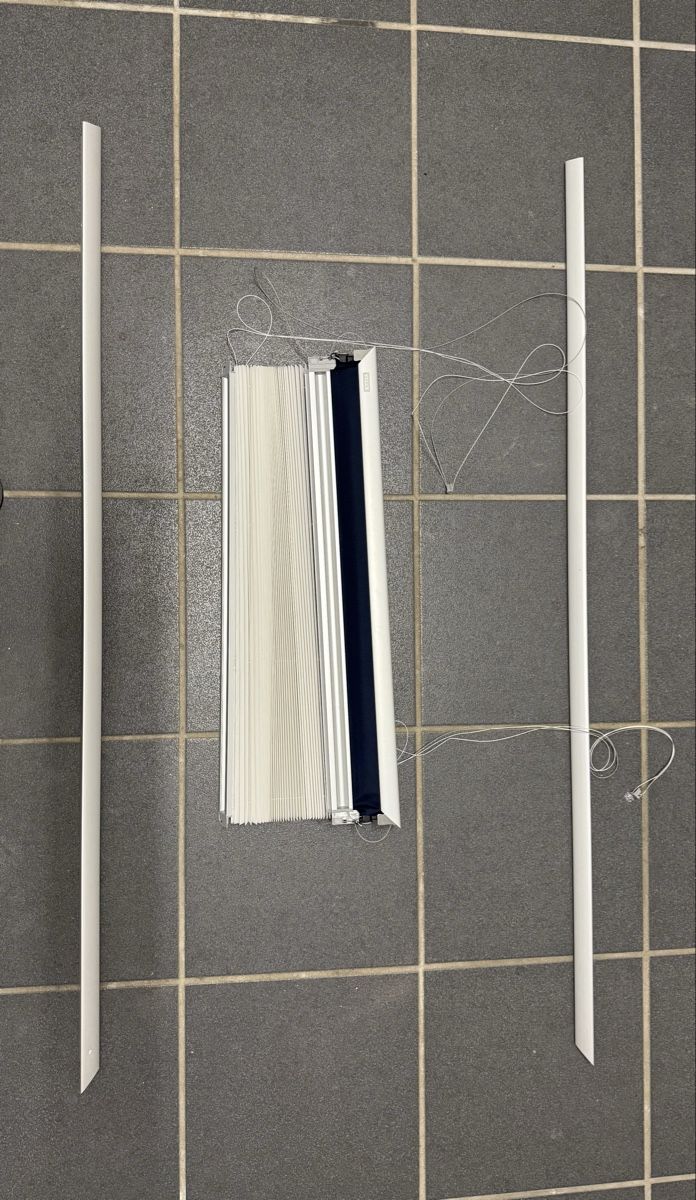 Velux Tende da sole: Velux Verdunkelungsrollo MK08 innen – Usato da Hornussen venduto da lupinsan.s 2
